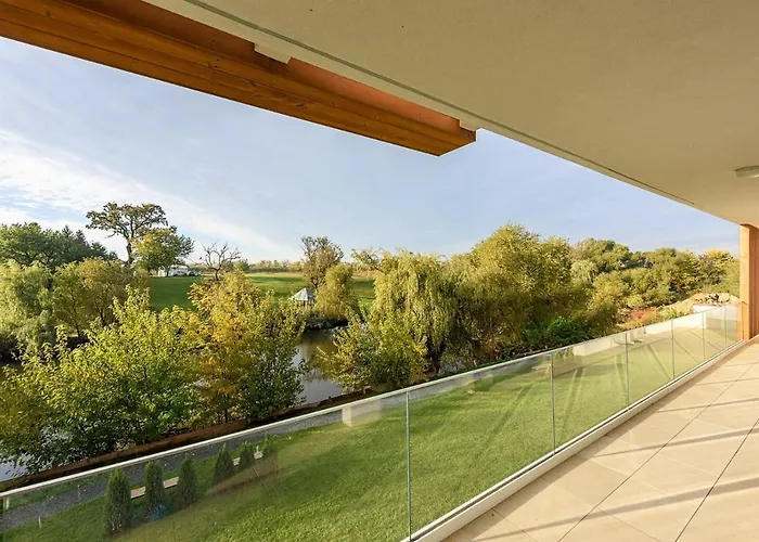 Il Lago - Azur - Cozy Luxurious Smart Home By The Lake