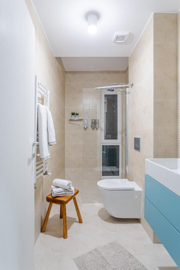 Il Lago - Azur - Cozy Luxurious Smart By The Lake Apartment Voluntari