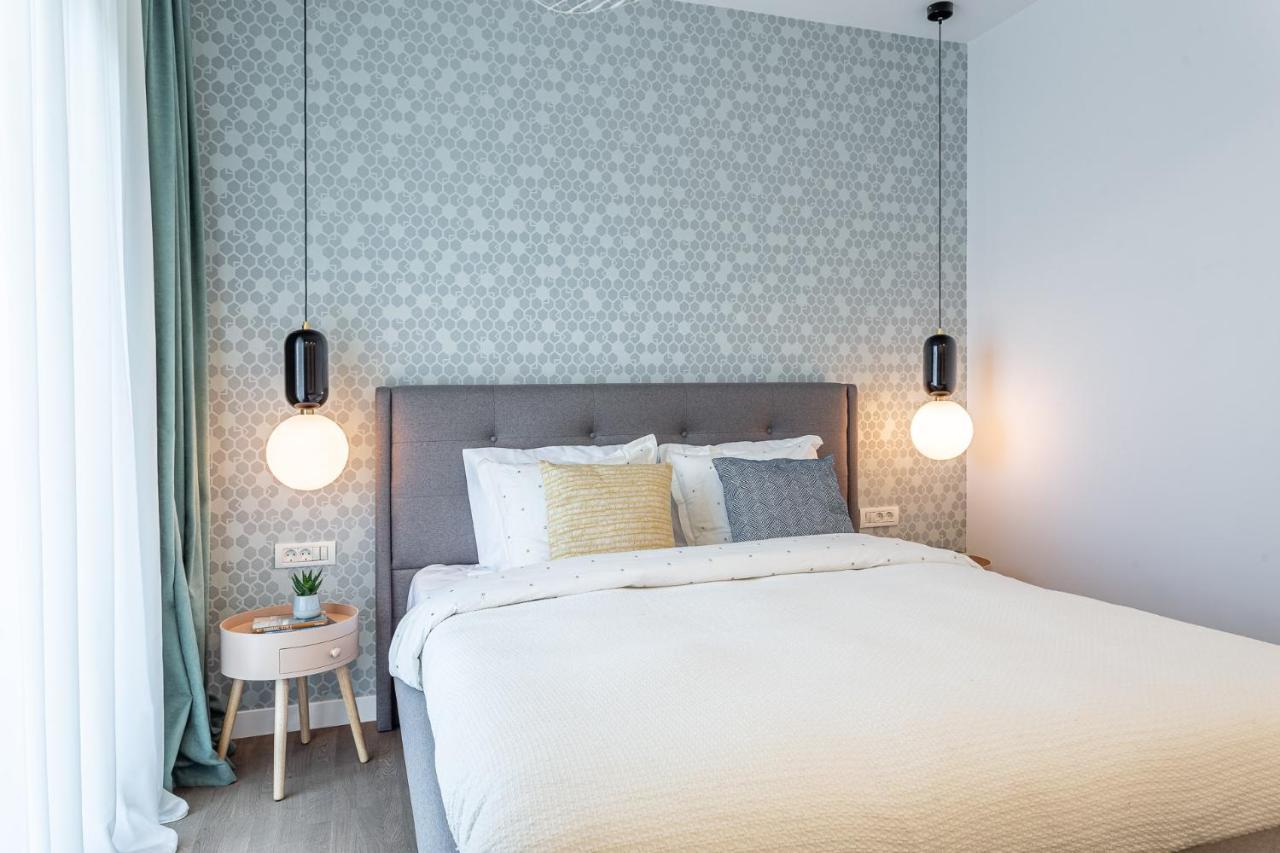 Il Lago - Azur - Cozy Luxurious Smart By The Lake Apartment Voluntari